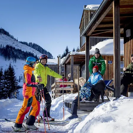 Wood Chalet In Styria With Terrace אייזנרץ